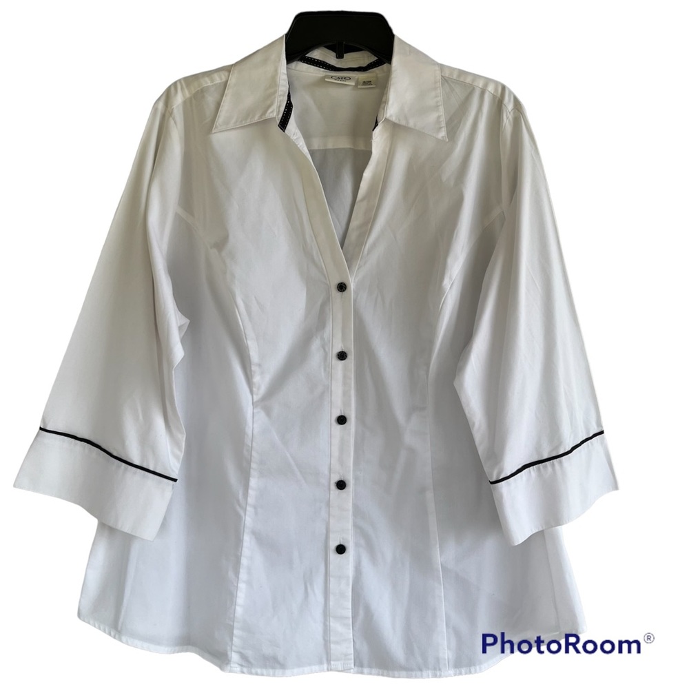 CATO WOMAN  White and Black V neck Wide Arms Buttons Down Size 18/20W